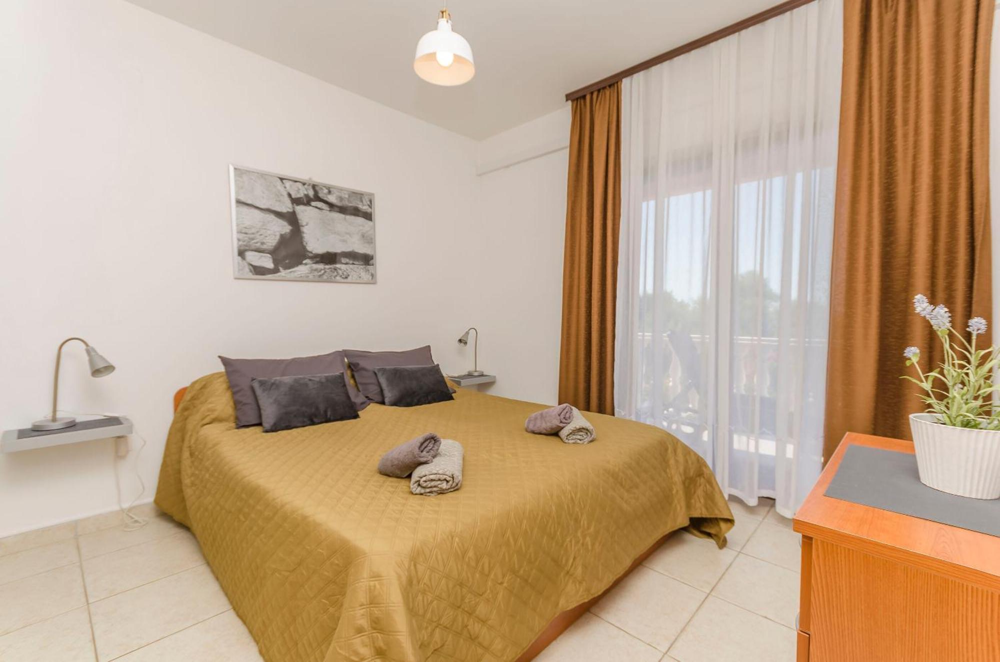 Apartments Daniela Водице Экстерьер фото